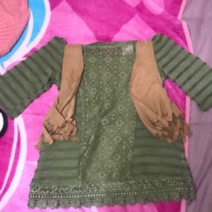 Cute top 4-5- 3 for $15